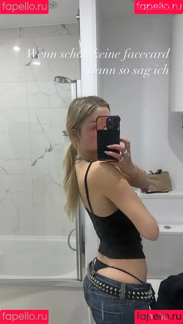 Juleslw / Julia Wulf Onlyfans Photo Gallery 