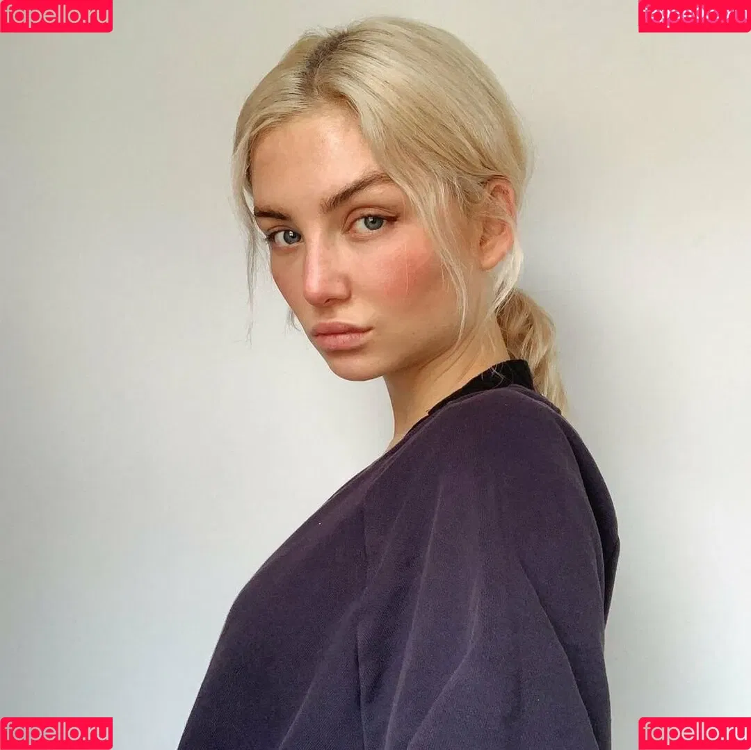 Juleslw / Julia Wulf Onlyfans Photo Gallery 