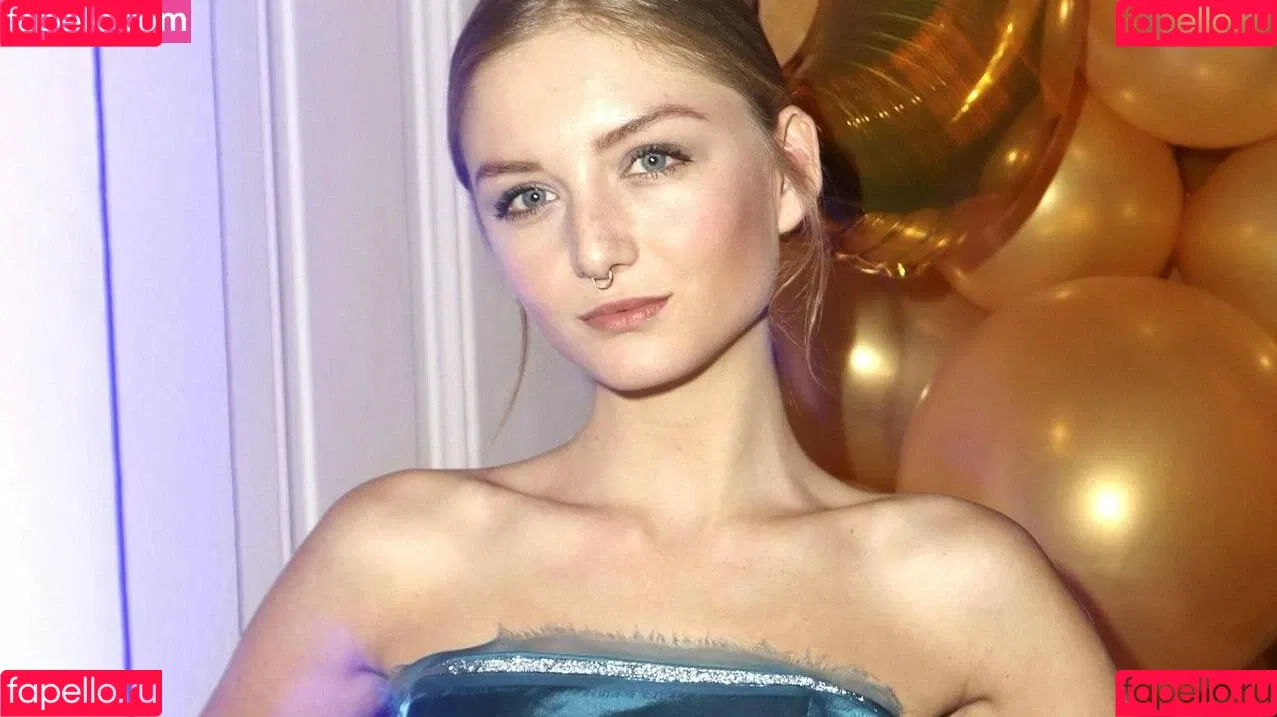 Juleslw / Julia Wulf Onlyfans Photo Gallery 