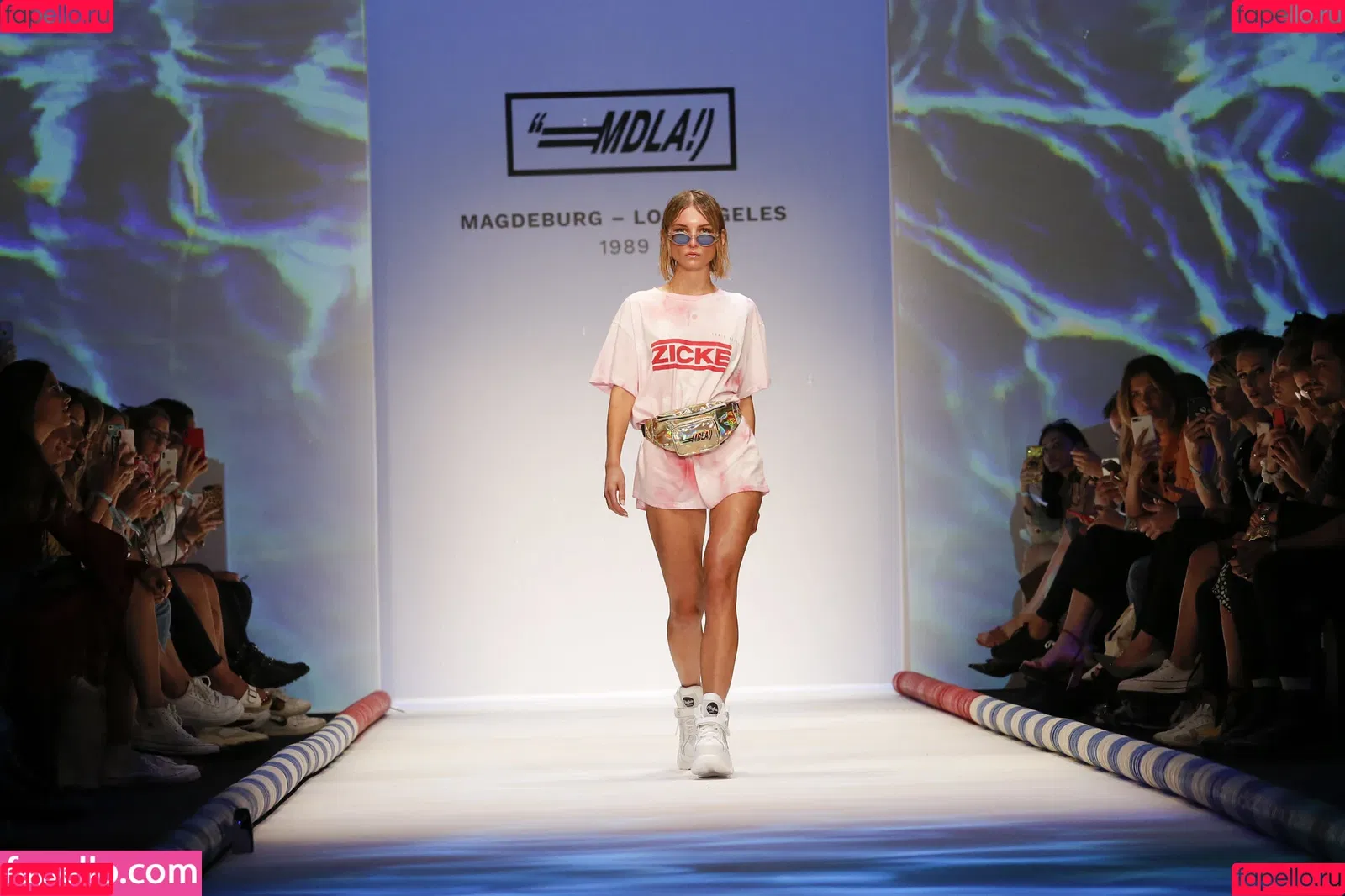 Juleslw / Julia Wulf Onlyfans Photo Gallery 