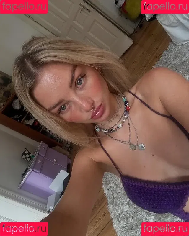 Juleslw / Julia Wulf Onlyfans Photo Gallery 