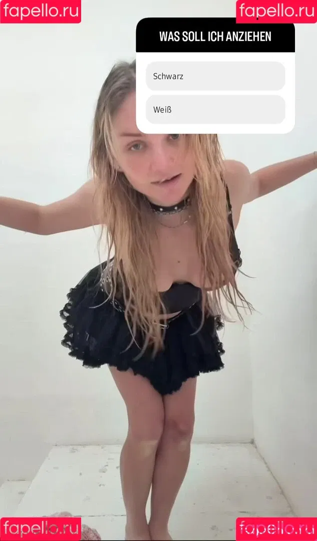 Juleslw / Julia Wulf Onlyfans Photo Gallery 