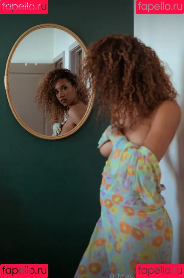 Brookliyn Wren / UFC Ring Girl / brookliyn_wren / brookliynwren / helloBROOKLIYN Onlyfans Photo Gallery 