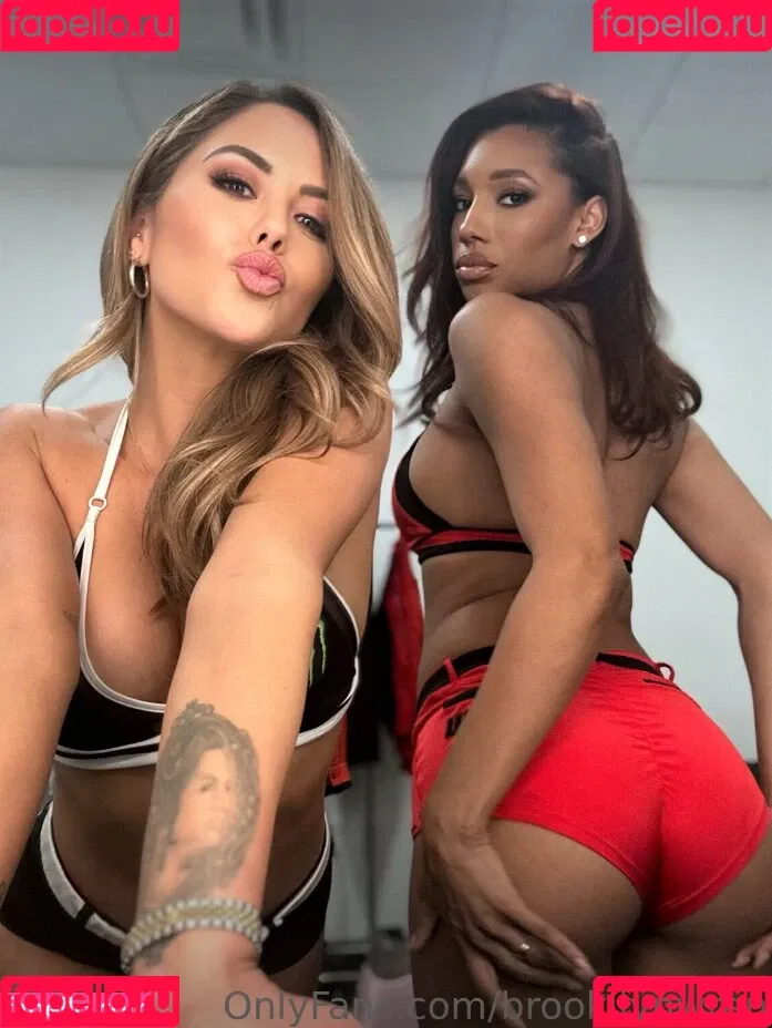 Brookliyn Wren / UFC Ring Girl / brookliyn_wren / brookliynwren / helloBROOKLIYN Onlyfans Photo Gallery 