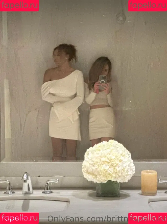 Brookliyn Wren / UFC Ring Girl / brookliyn_wren / brookliynwren / helloBROOKLIYN Onlyfans Photo Gallery 