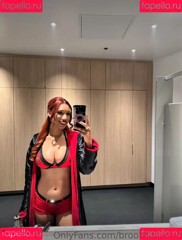 Brookliyn Wren / UFC Ring Girl / brookliyn_wren / brookliynwren / helloBROOKLIYN Onlyfans Photo Gallery 