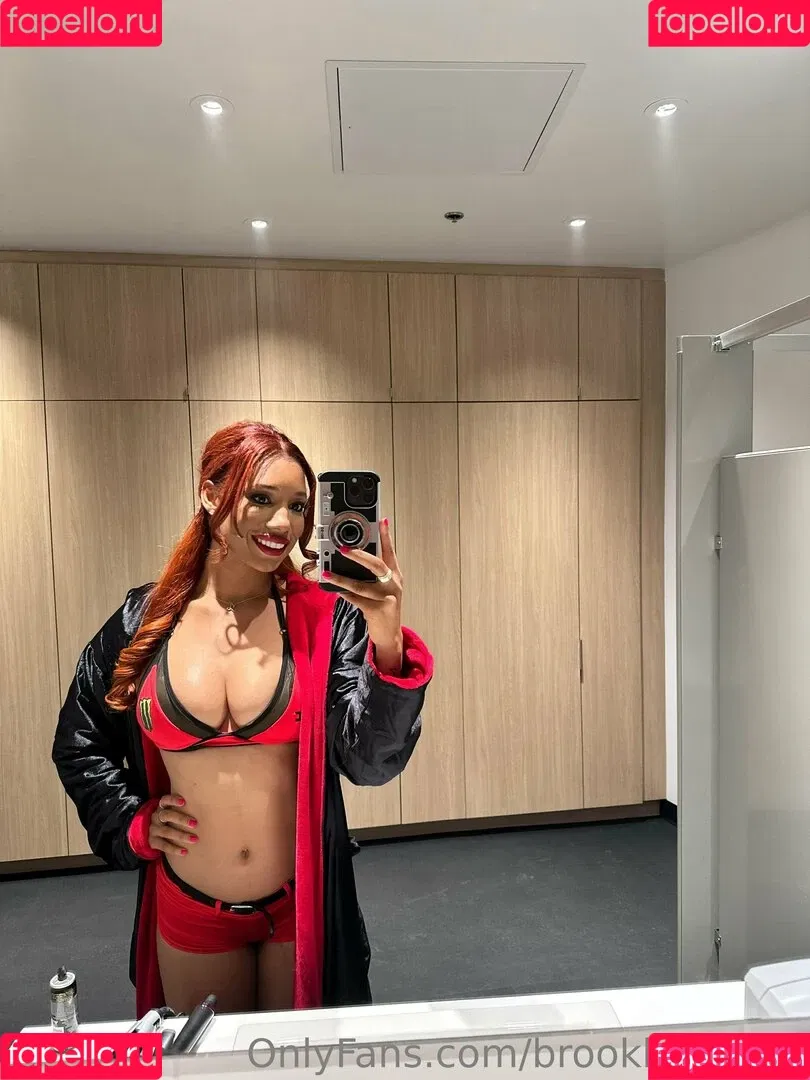 Brookliyn Wren / UFC Ring Girl / brookliyn_wren / brookliynwren / helloBROOKLIYN Onlyfans Photo Gallery 