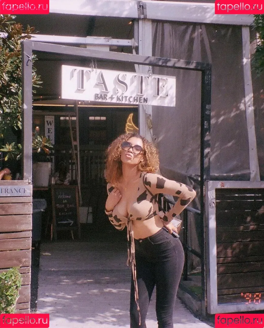 Brookliyn Wren / UFC Ring Girl / brookliyn_wren / brookliynwren / helloBROOKLIYN Onlyfans Photo Gallery 