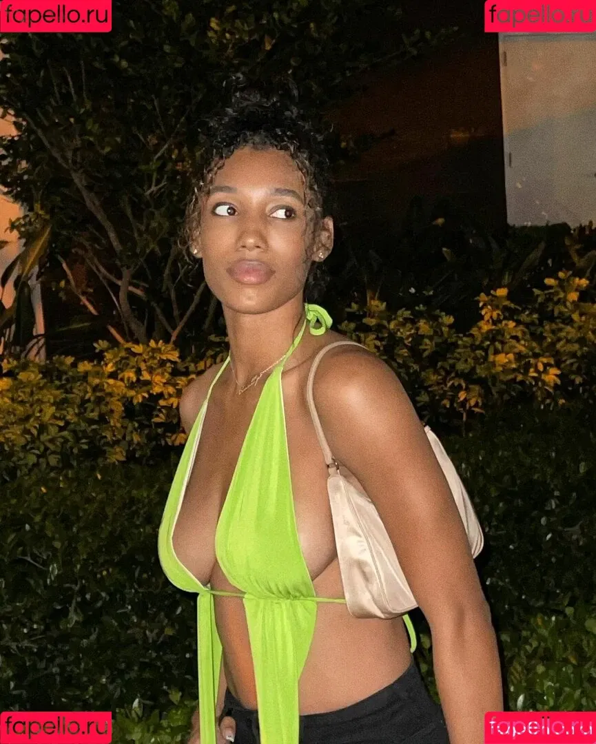 Brookliyn Wren / UFC Ring Girl / brookliyn_wren / brookliynwren / helloBROOKLIYN Onlyfans Photo Gallery 