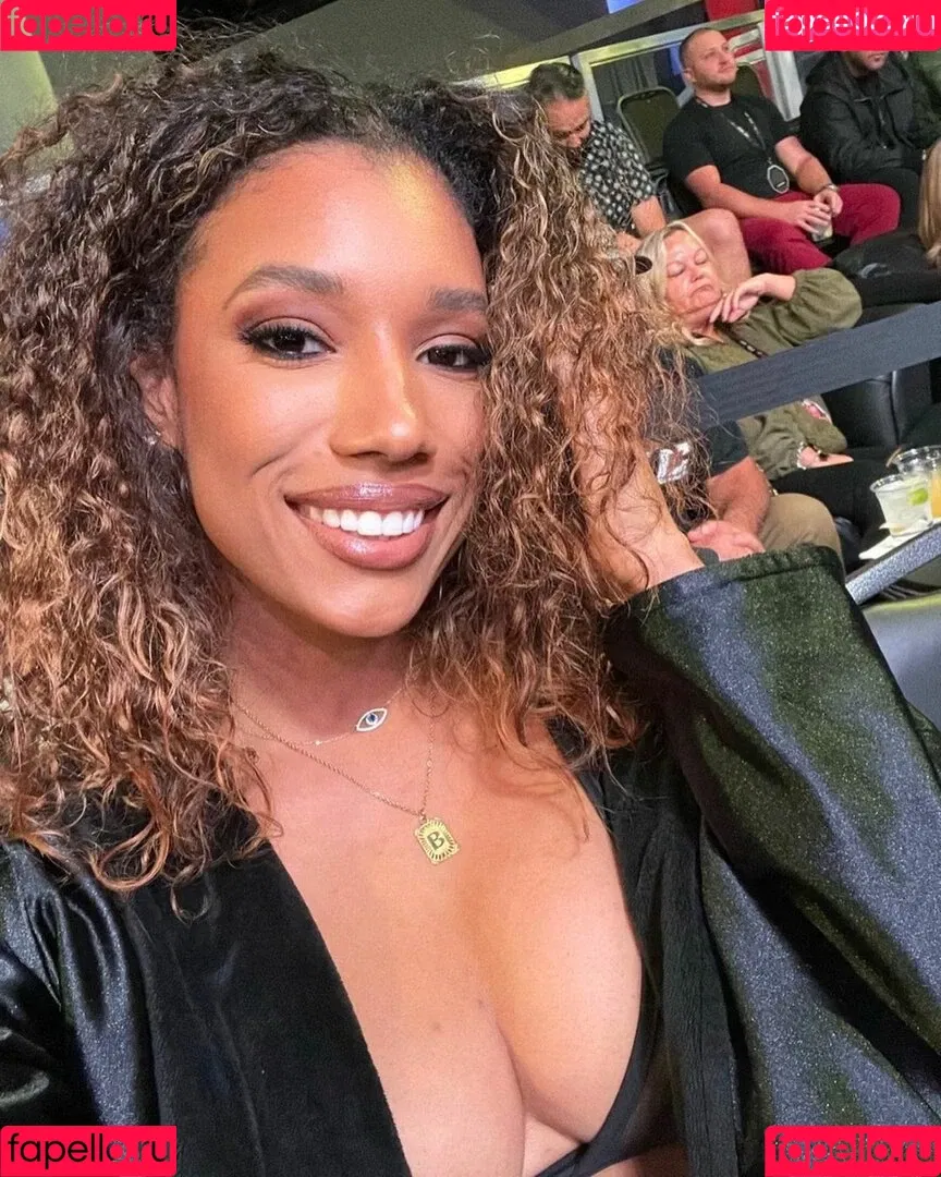 Brookliyn Wren / UFC Ring Girl / brookliyn_wren / brookliynwren / helloBROOKLIYN Onlyfans Photo Gallery 