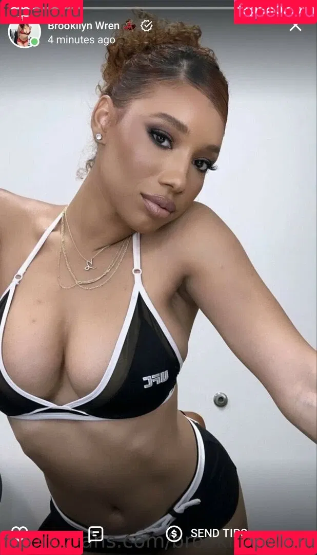Brookliyn Wren / UFC Ring Girl / brookliyn_wren / brookliynwren / helloBROOKLIYN Onlyfans Photo Gallery 