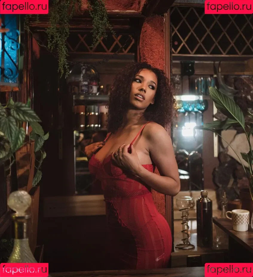 Brookliyn Wren / UFC Ring Girl / brookliyn_wren / brookliynwren / helloBROOKLIYN Onlyfans Photo Gallery 