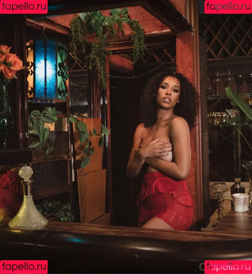 Brookliyn Wren / UFC Ring Girl / brookliyn_wren / brookliynwren / helloBROOKLIYN Onlyfans Photo Gallery 