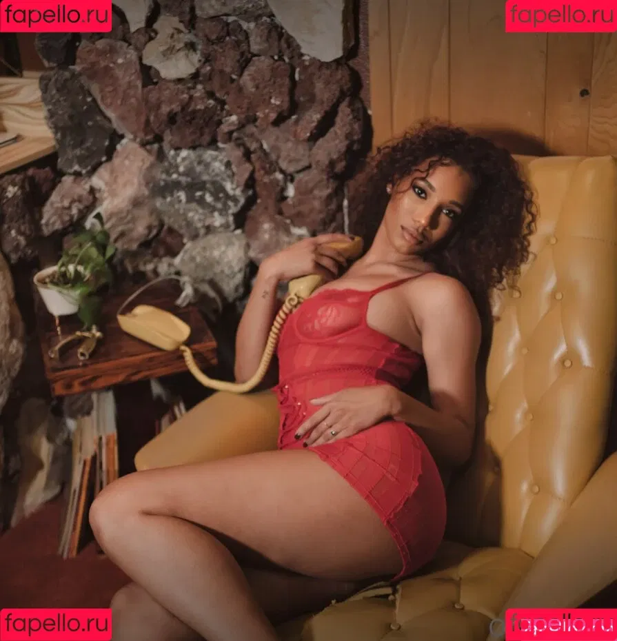 Brookliyn Wren / UFC Ring Girl / brookliyn_wren / brookliynwren / helloBROOKLIYN Onlyfans Photo Gallery 