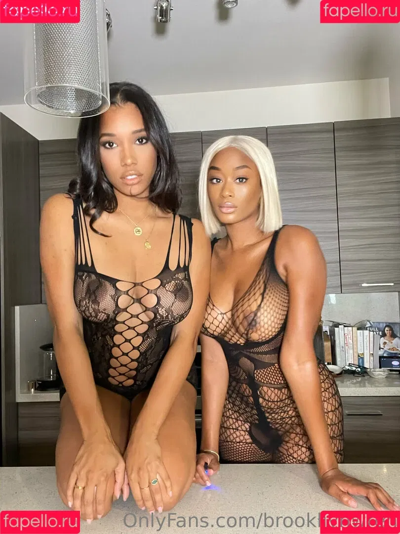 Brookliyn Wren / UFC Ring Girl / brookliyn_wren / brookliynwren / helloBROOKLIYN Onlyfans Photo Gallery 