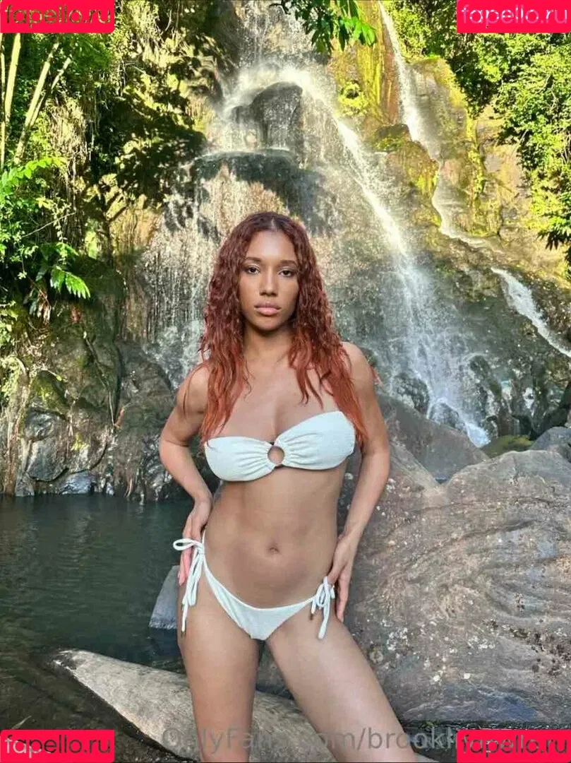 Brookliyn Wren / UFC Ring Girl / brookliyn_wren / brookliynwren / helloBROOKLIYN Onlyfans Photo Gallery 
