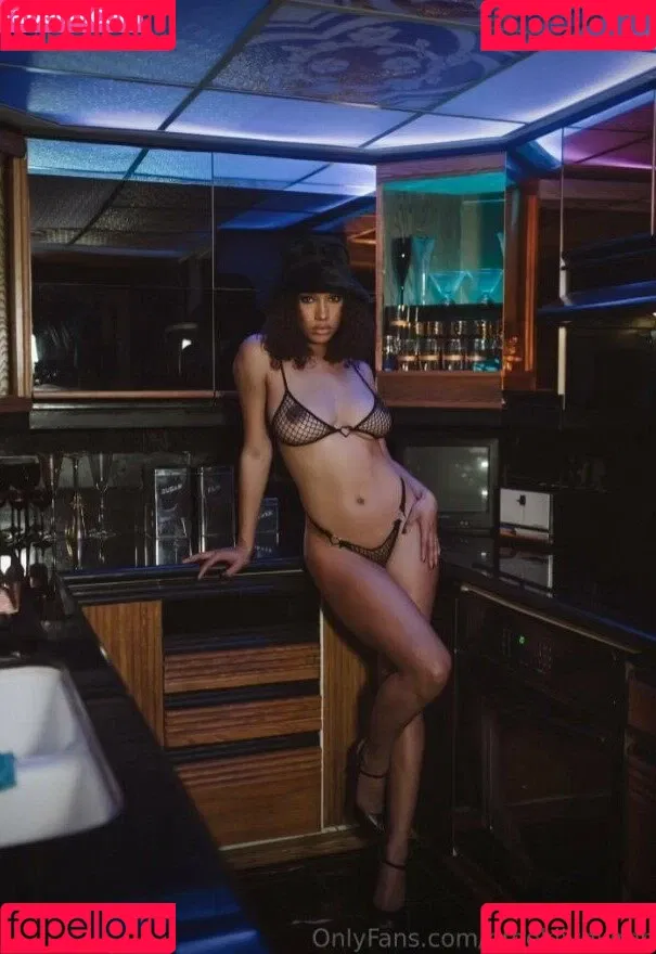 Brookliyn Wren / UFC Ring Girl / brookliyn_wren / brookliynwren / helloBROOKLIYN Onlyfans Photo Gallery 