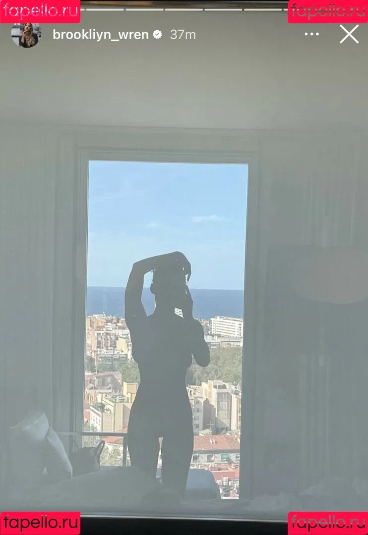 Brookliyn Wren / UFC Ring Girl / brookliyn_wren / brookliynwren / helloBROOKLIYN Onlyfans Photo Gallery 