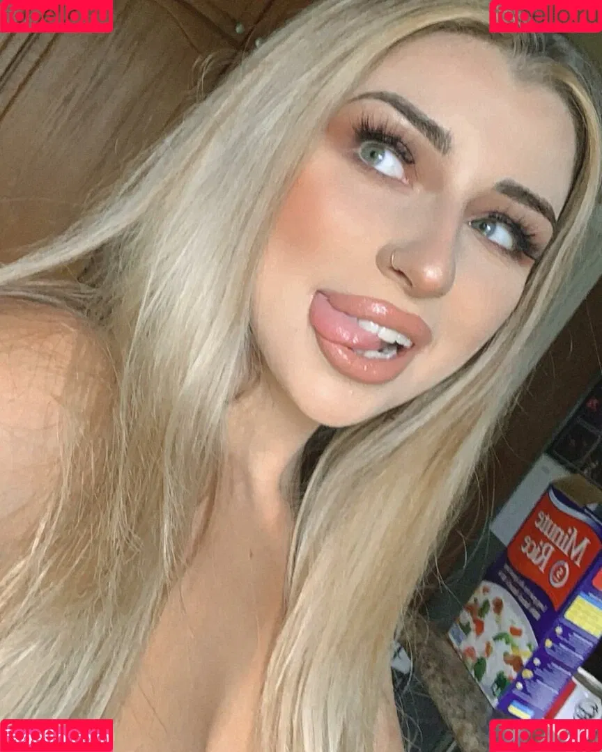 Shhhar / chvrlctte / shhhare Onlyfans Photo Gallery 