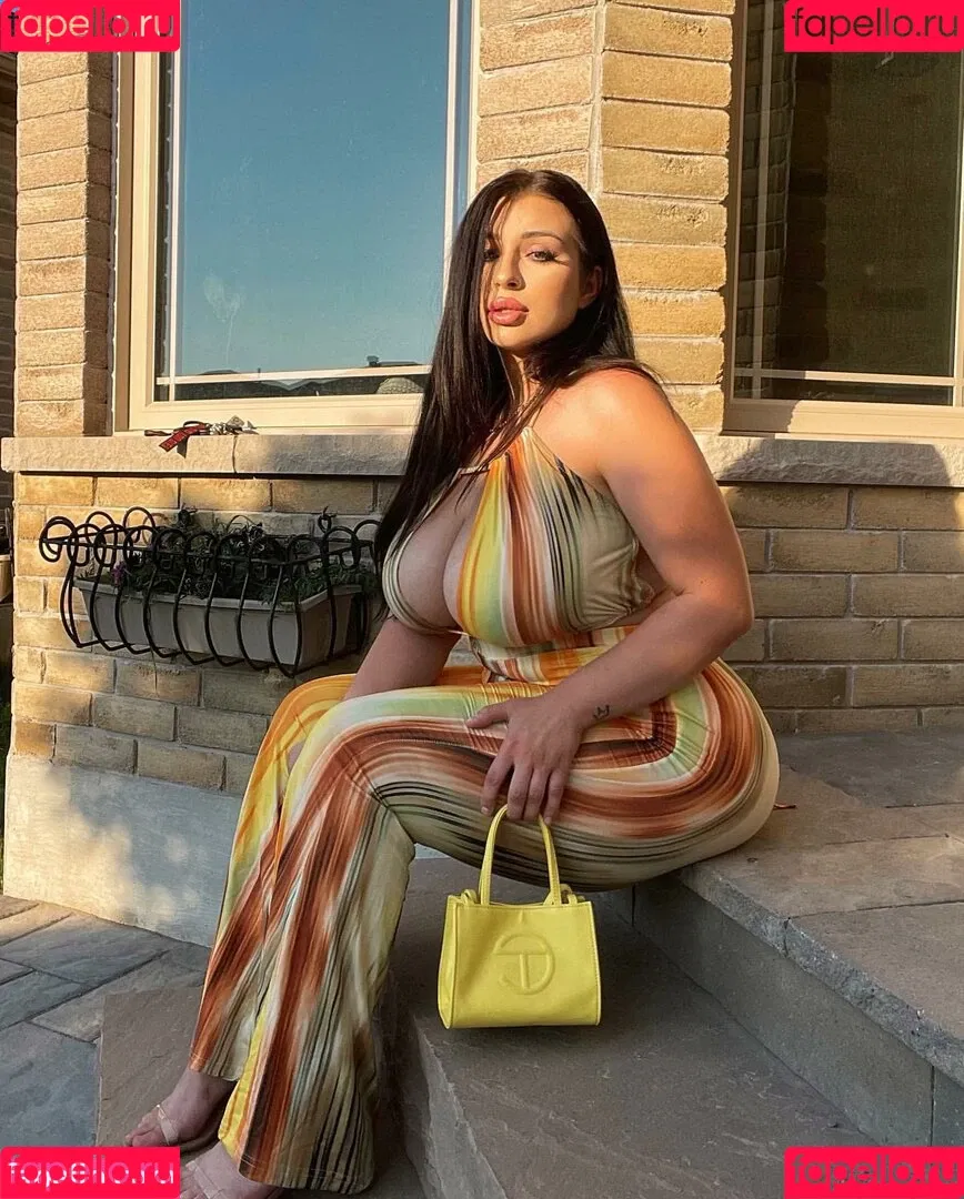 Shhhar / chvrlctte / shhhare Onlyfans Photo Gallery 