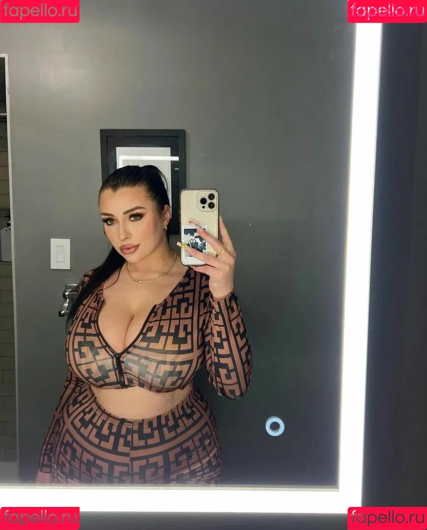 Shhhar / chvrlctte / shhhare Onlyfans Photo Gallery 