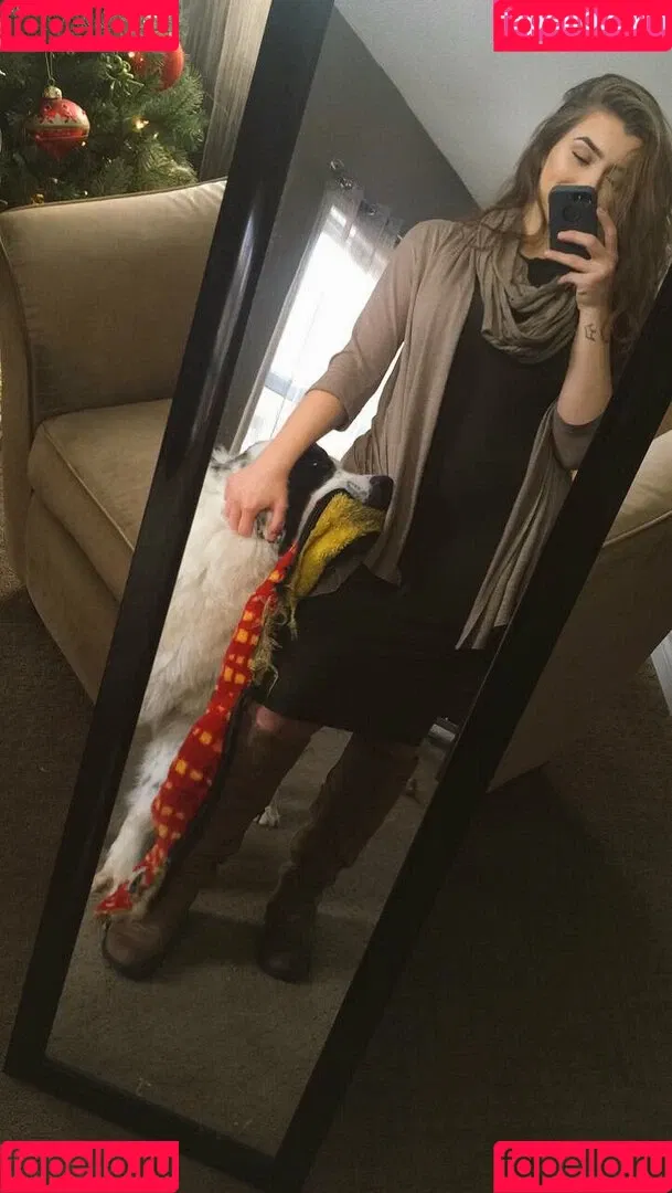 Shhhar / chvrlctte / shhhare Onlyfans Photo Gallery 