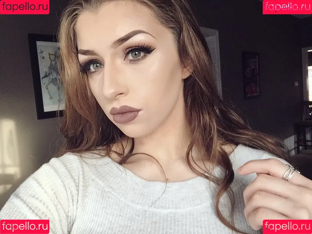 Shhhar / chvrlctte / shhhare Onlyfans Photo Gallery 