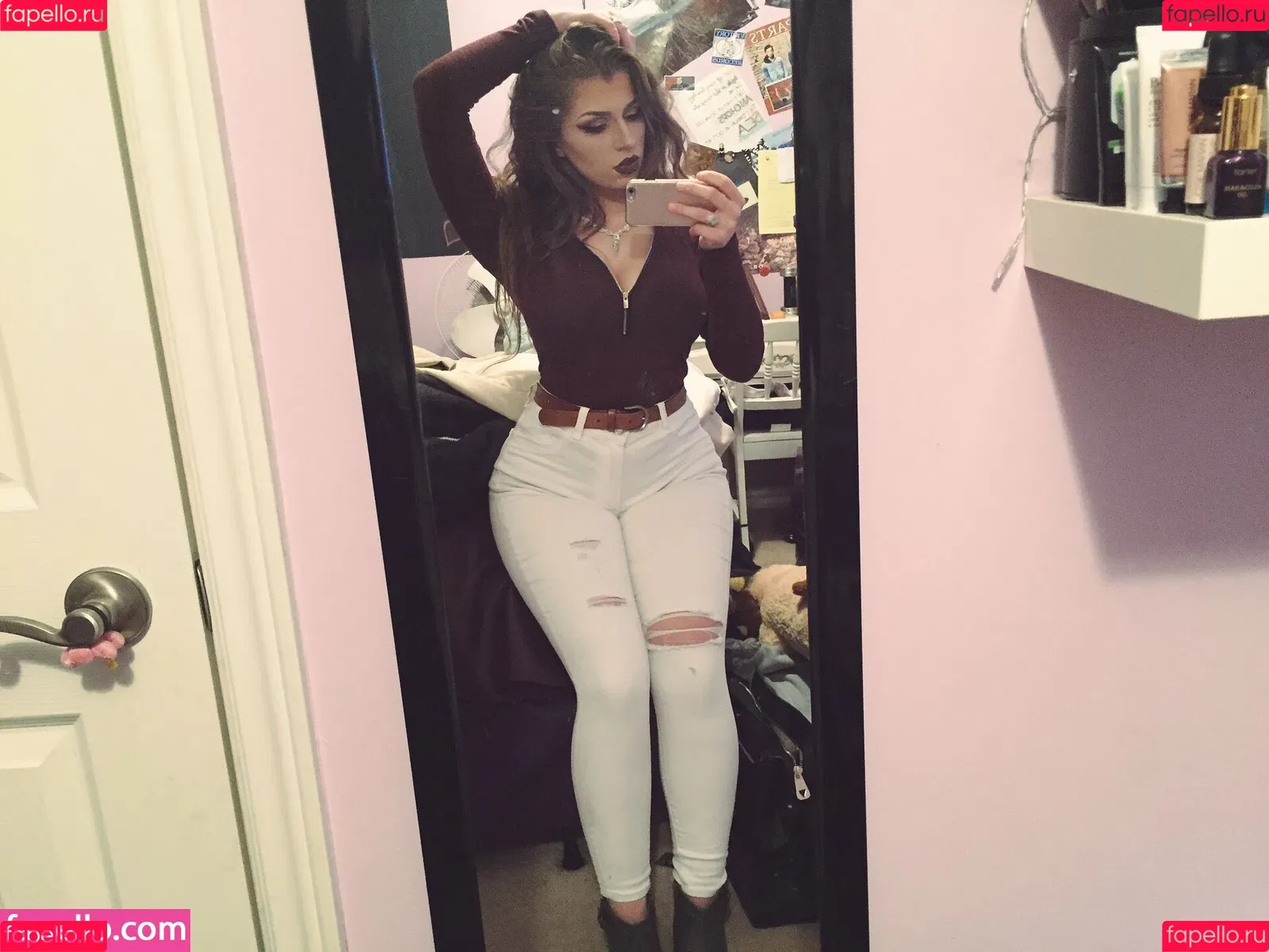 Shhhar / chvrlctte / shhhare Onlyfans Photo Gallery 