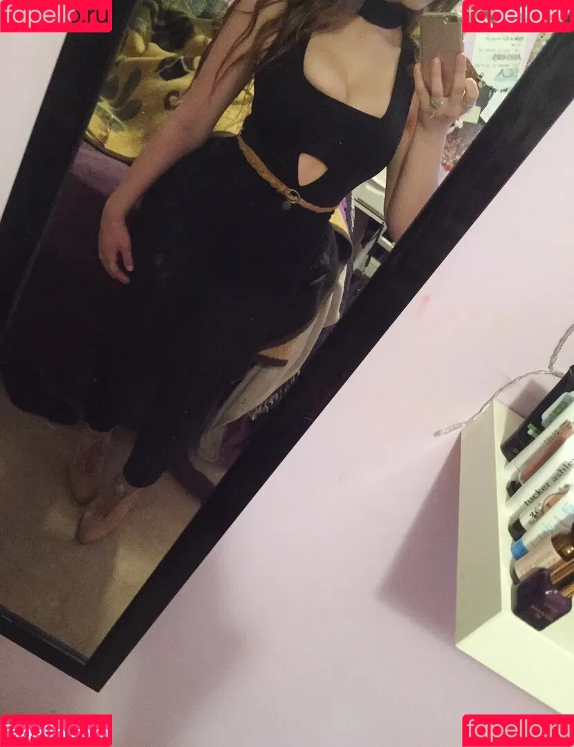 Shhhar / chvrlctte / shhhare Onlyfans Photo Gallery 