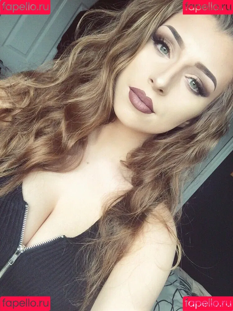 Shhhar / chvrlctte / shhhare Onlyfans Photo Gallery 