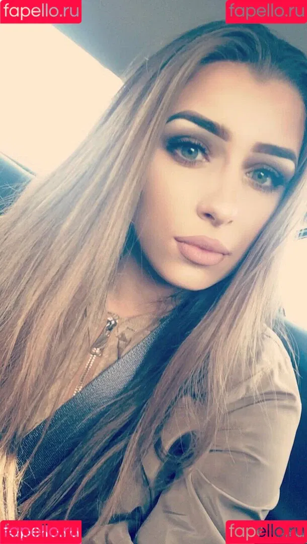 Shhhar / chvrlctte / shhhare Onlyfans Photo Gallery 