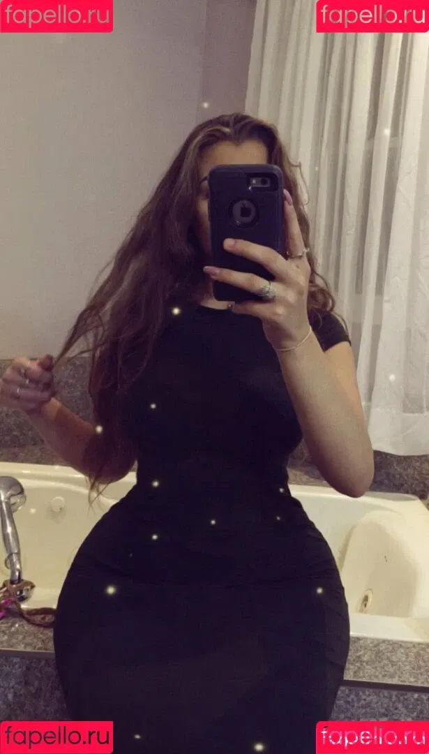 Shhhar / chvrlctte / shhhare Onlyfans Photo Gallery 