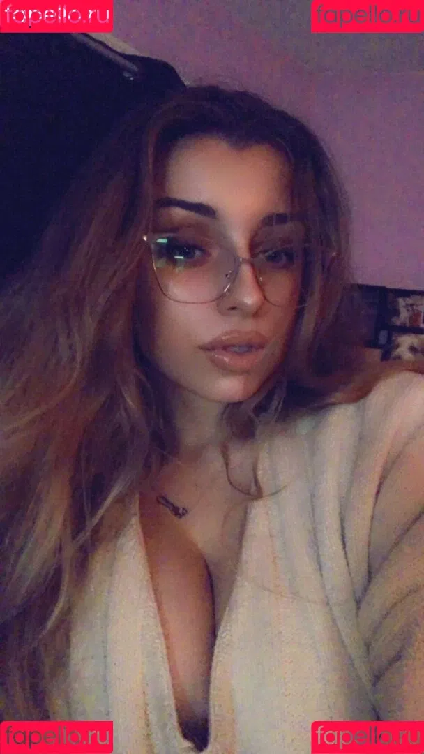 Shhhar / chvrlctte / shhhare Onlyfans Photo Gallery 