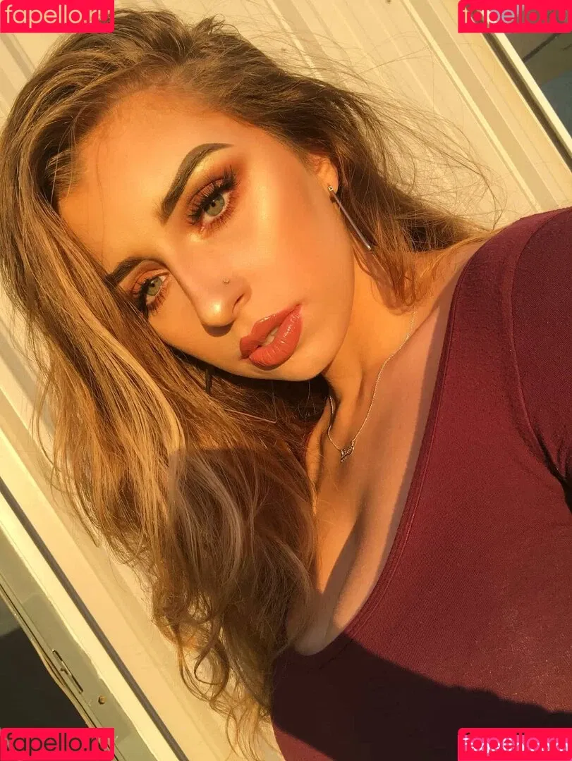 Shhhar / chvrlctte / shhhare Onlyfans Photo Gallery 