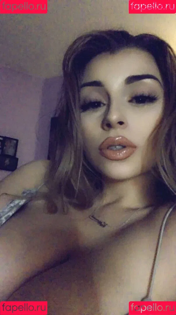 Shhhar / chvrlctte / shhhare Onlyfans Photo Gallery 