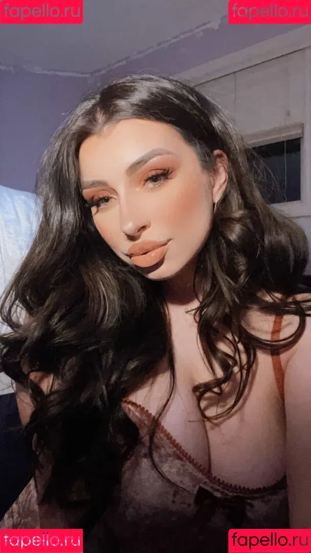 Shhhar / chvrlctte / shhhare Onlyfans Photo Gallery 