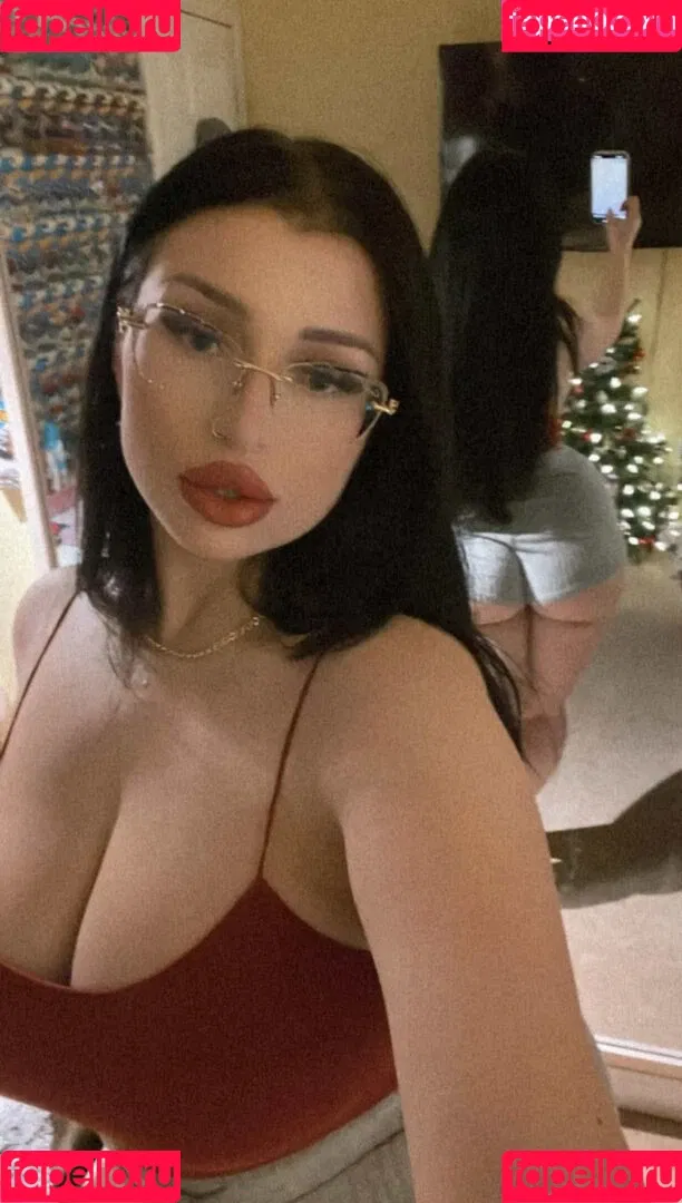 Shhhar / chvrlctte / shhhare Onlyfans Photo Gallery 