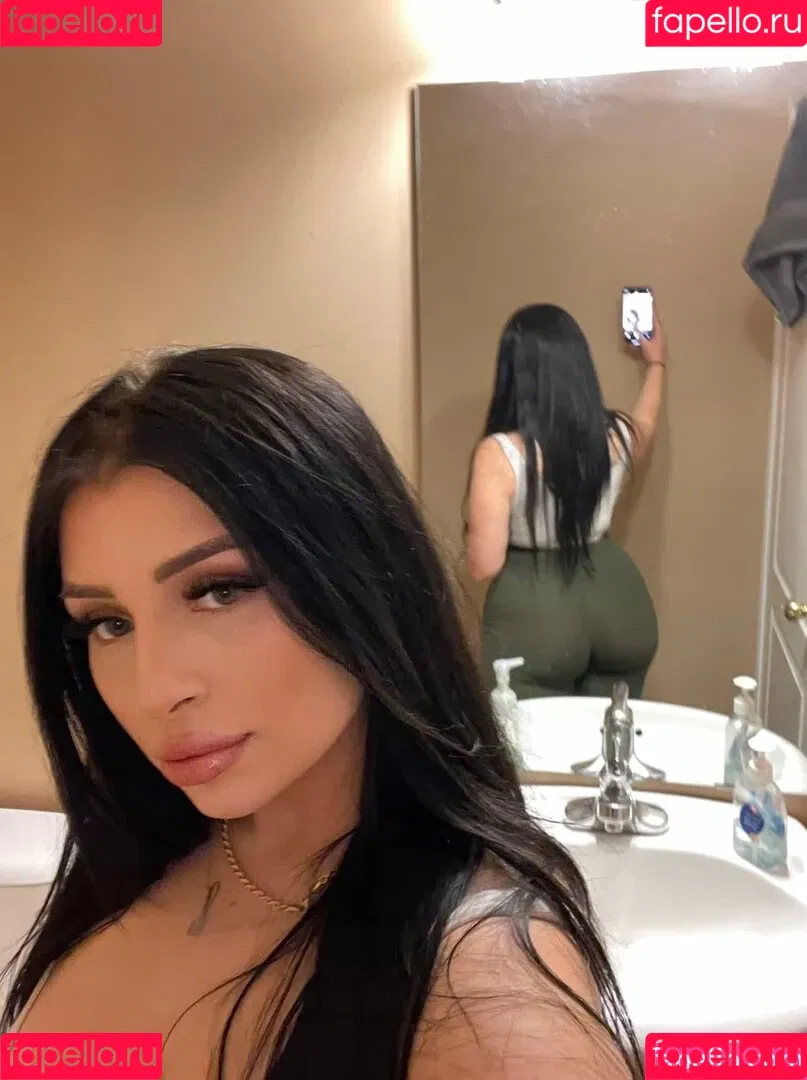 Shhhar / chvrlctte / shhhare Onlyfans Photo Gallery 