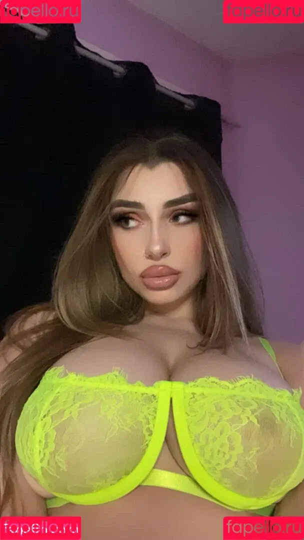 Shhhar / chvrlctte / shhhare Onlyfans Photo Gallery 