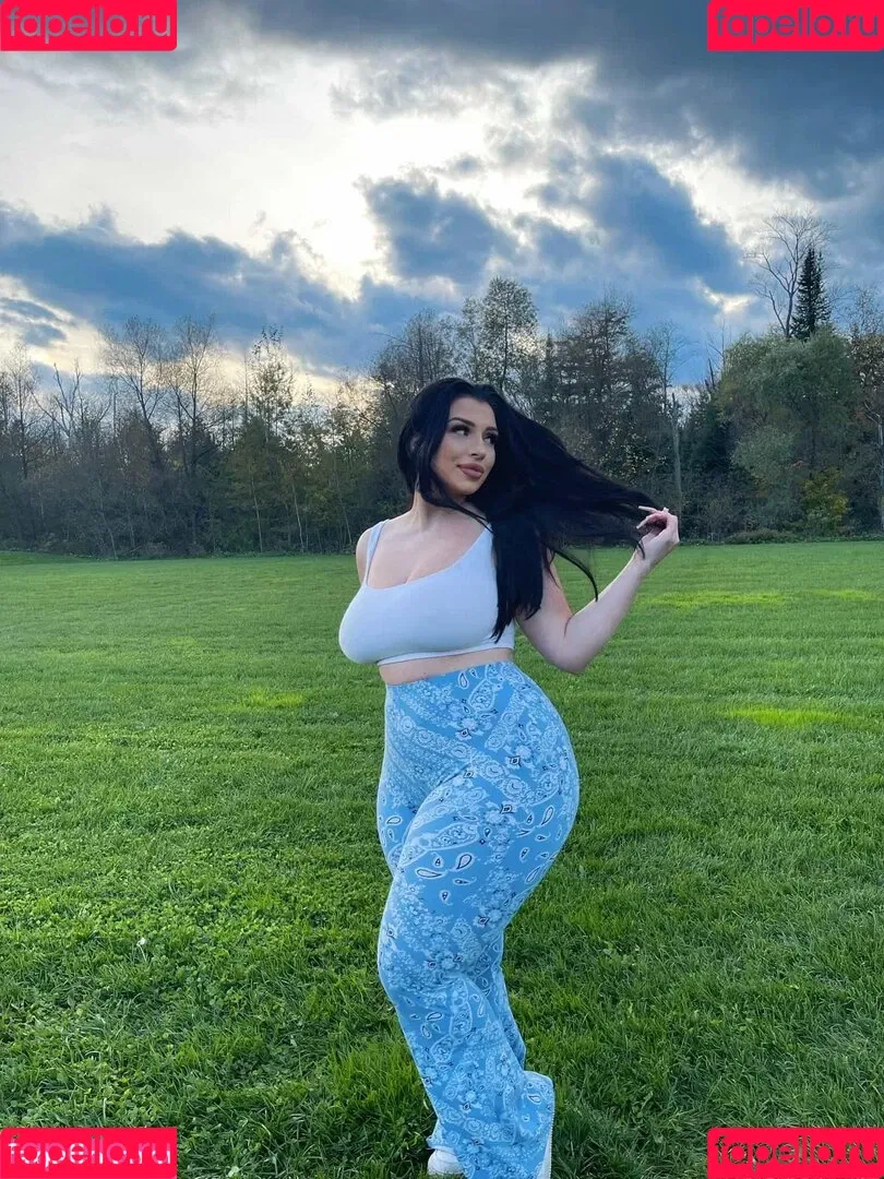 Shhhar / chvrlctte / shhhare Onlyfans Photo Gallery 