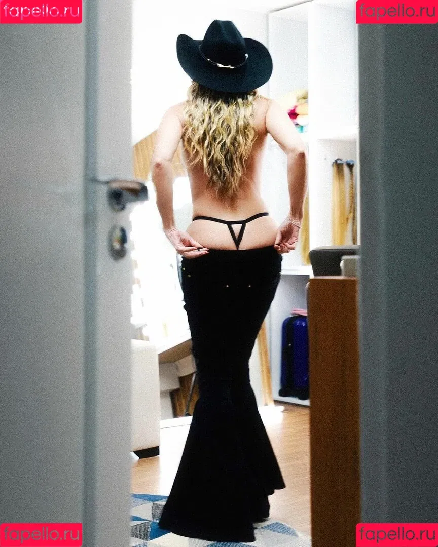 Adriane Galisteu / galisteuoficial Onlyfans Photo Gallery 