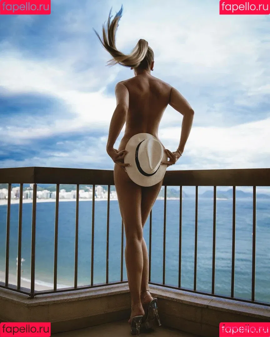 Adriane Galisteu / galisteuoficial Onlyfans Photo Gallery 