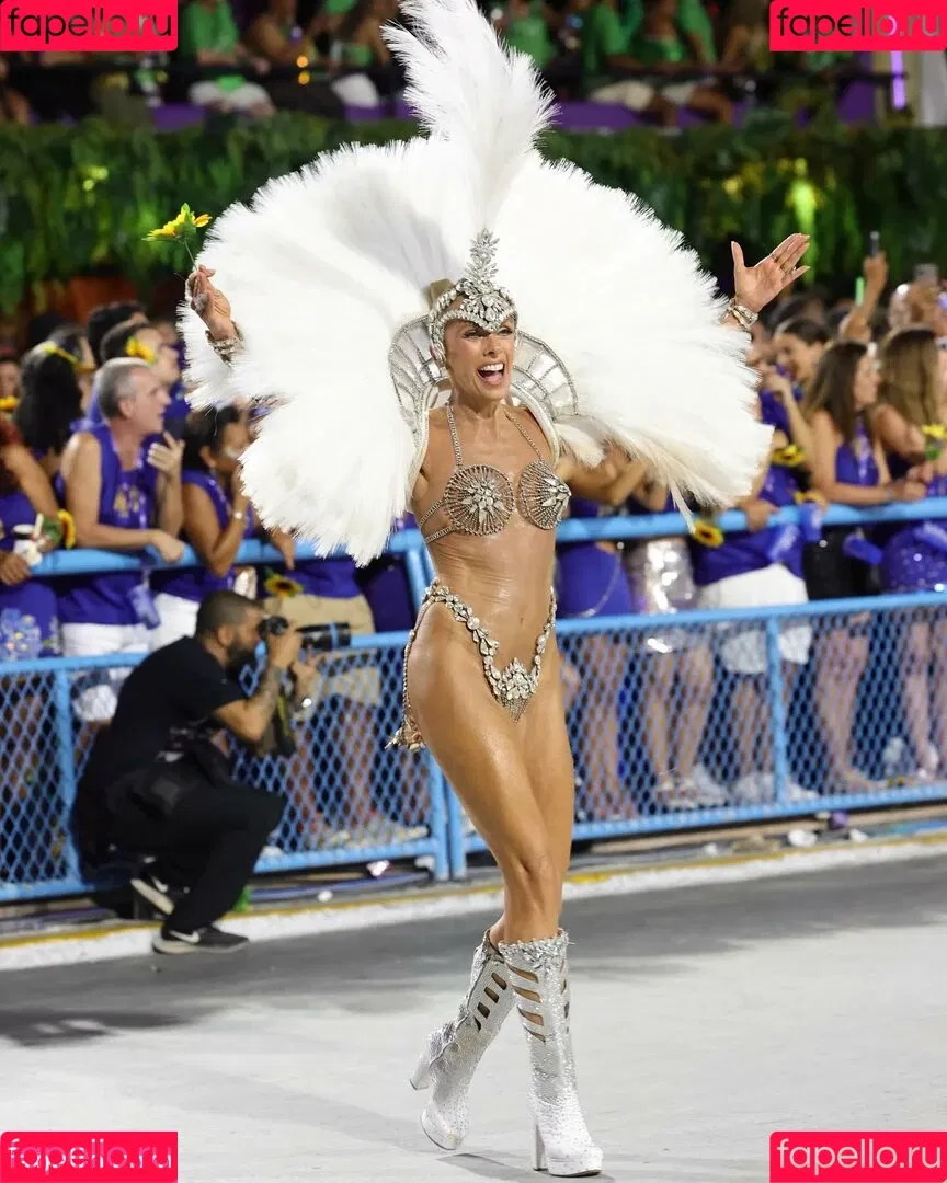 Adriane Galisteu / galisteuoficial Onlyfans Photo Gallery 