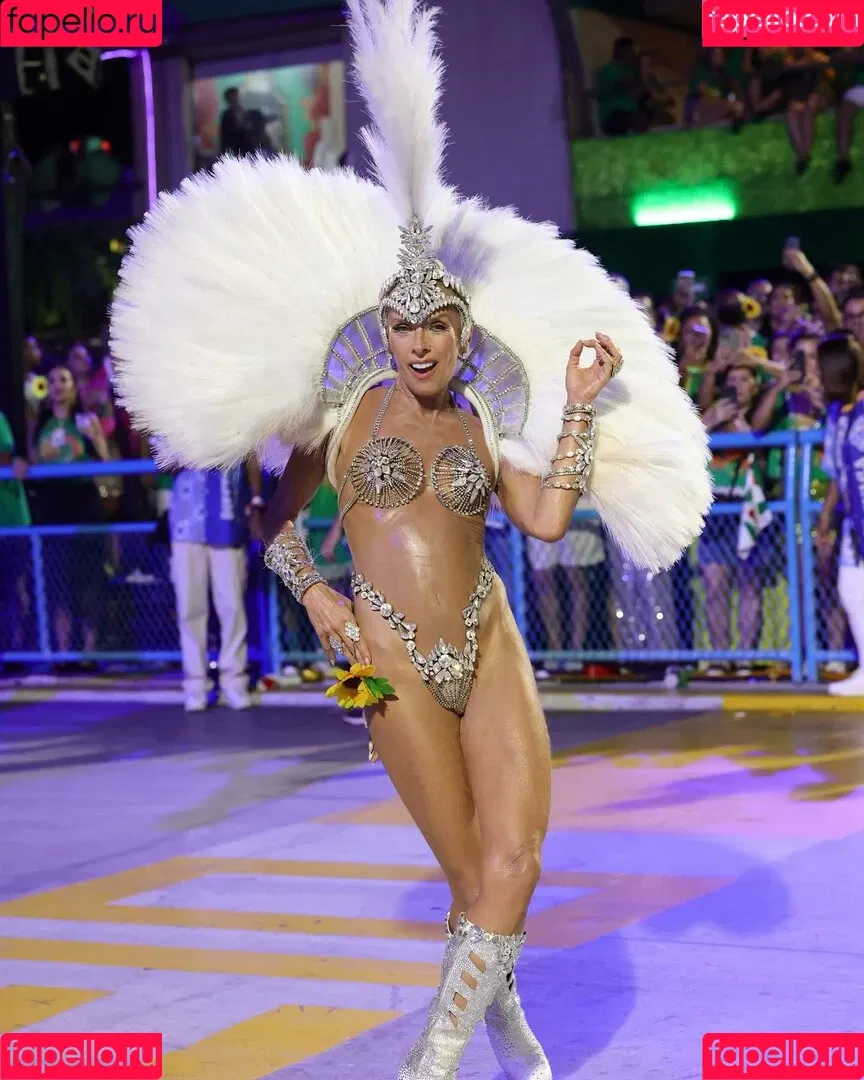 Adriane Galisteu / galisteuoficial Onlyfans Photo Gallery 