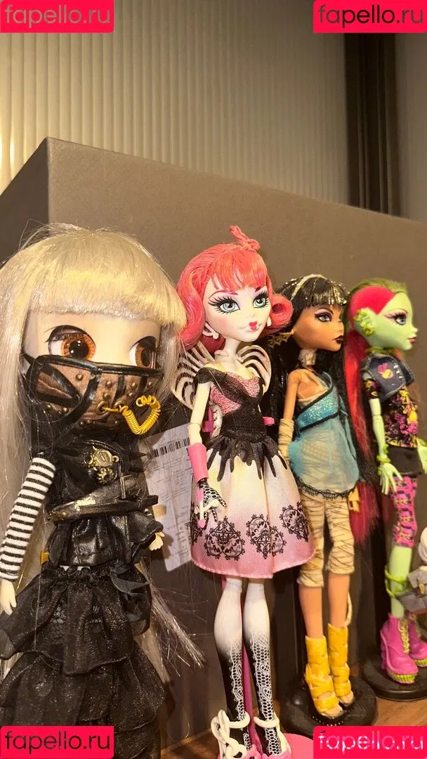 YourSmallDoll / yourteeendoll Onlyfans Photo Gallery 