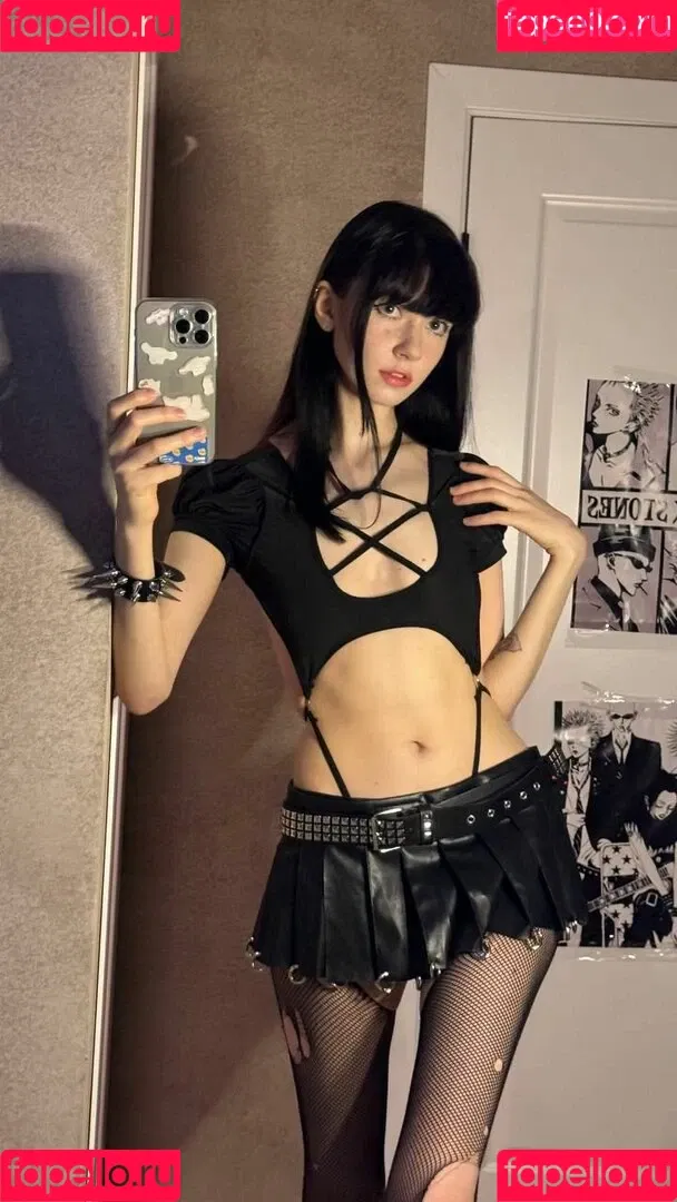 YourSmallDoll / yourteeendoll Onlyfans Photo Gallery 