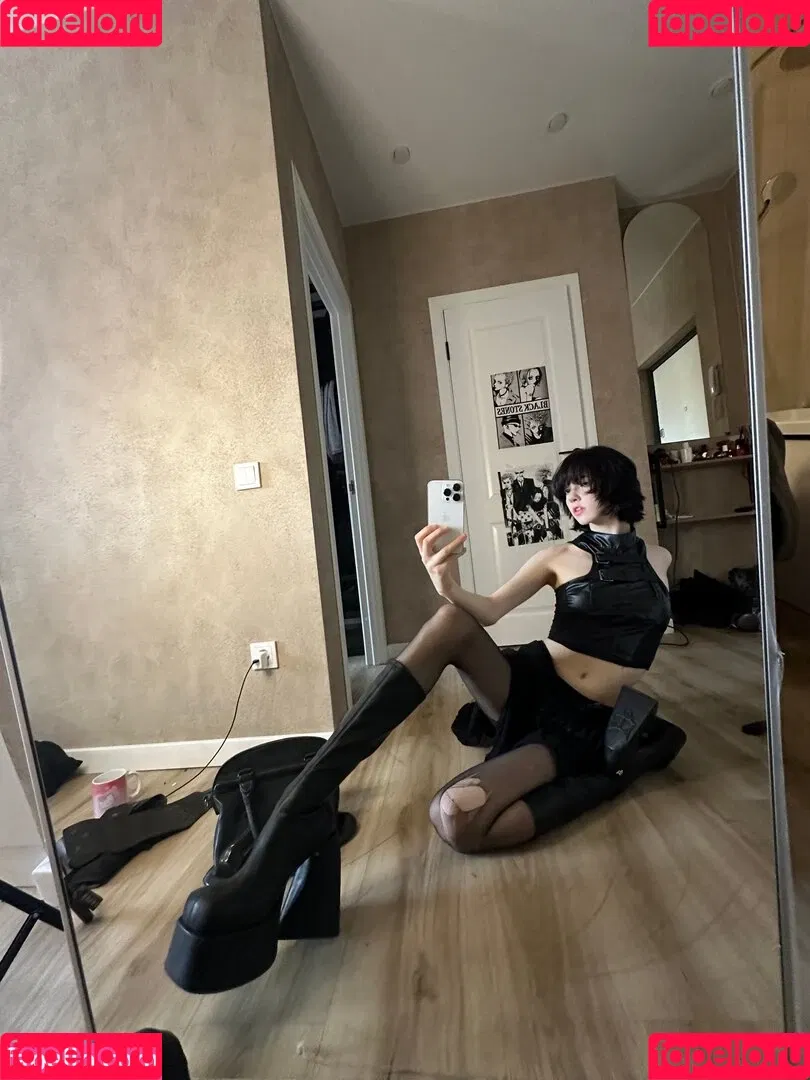 YourSmallDoll / yourteeendoll Onlyfans Photo Gallery 