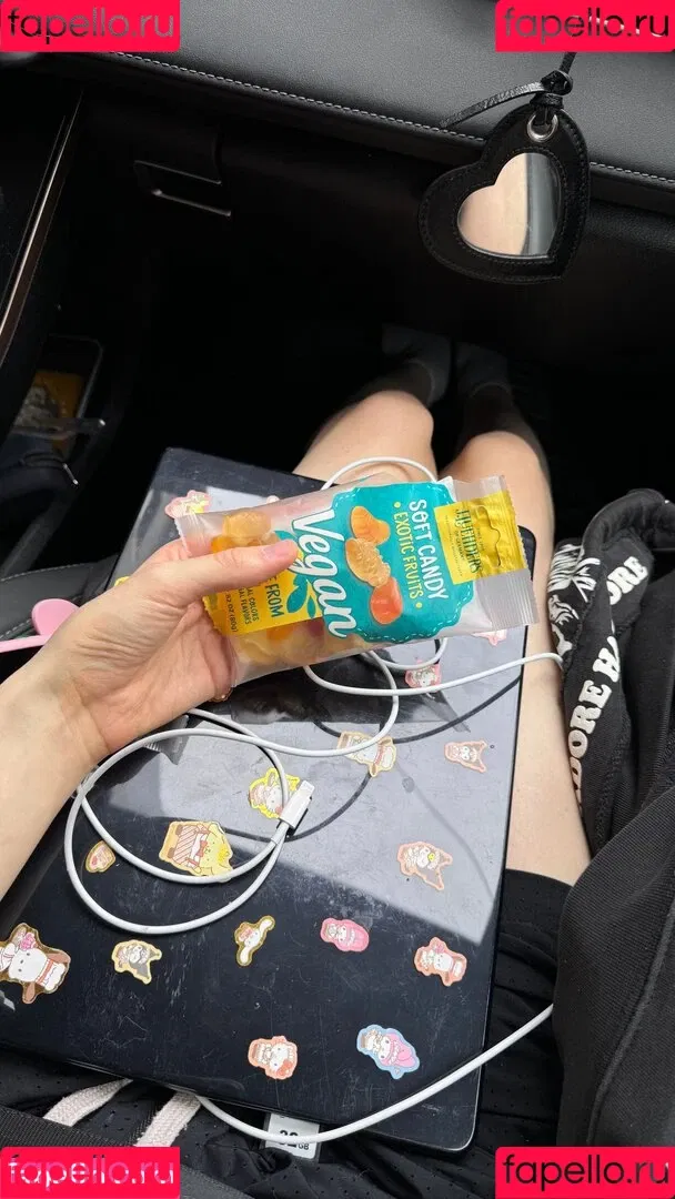 YourSmallDoll / yourteeendoll Onlyfans Photo Gallery 