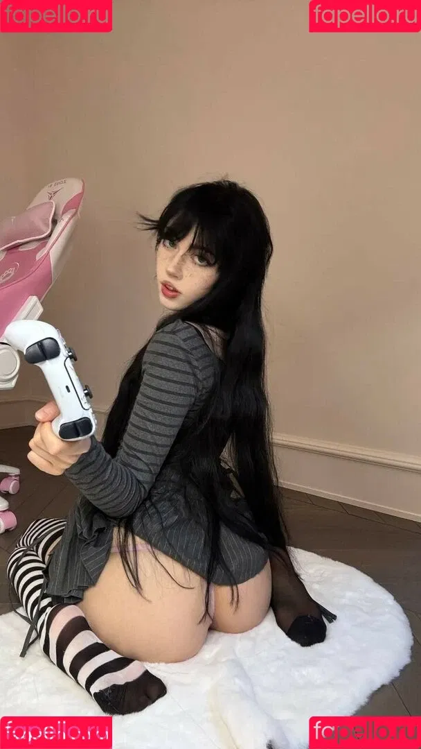 YourSmallDoll / yourteeendoll Onlyfans Photo Gallery 