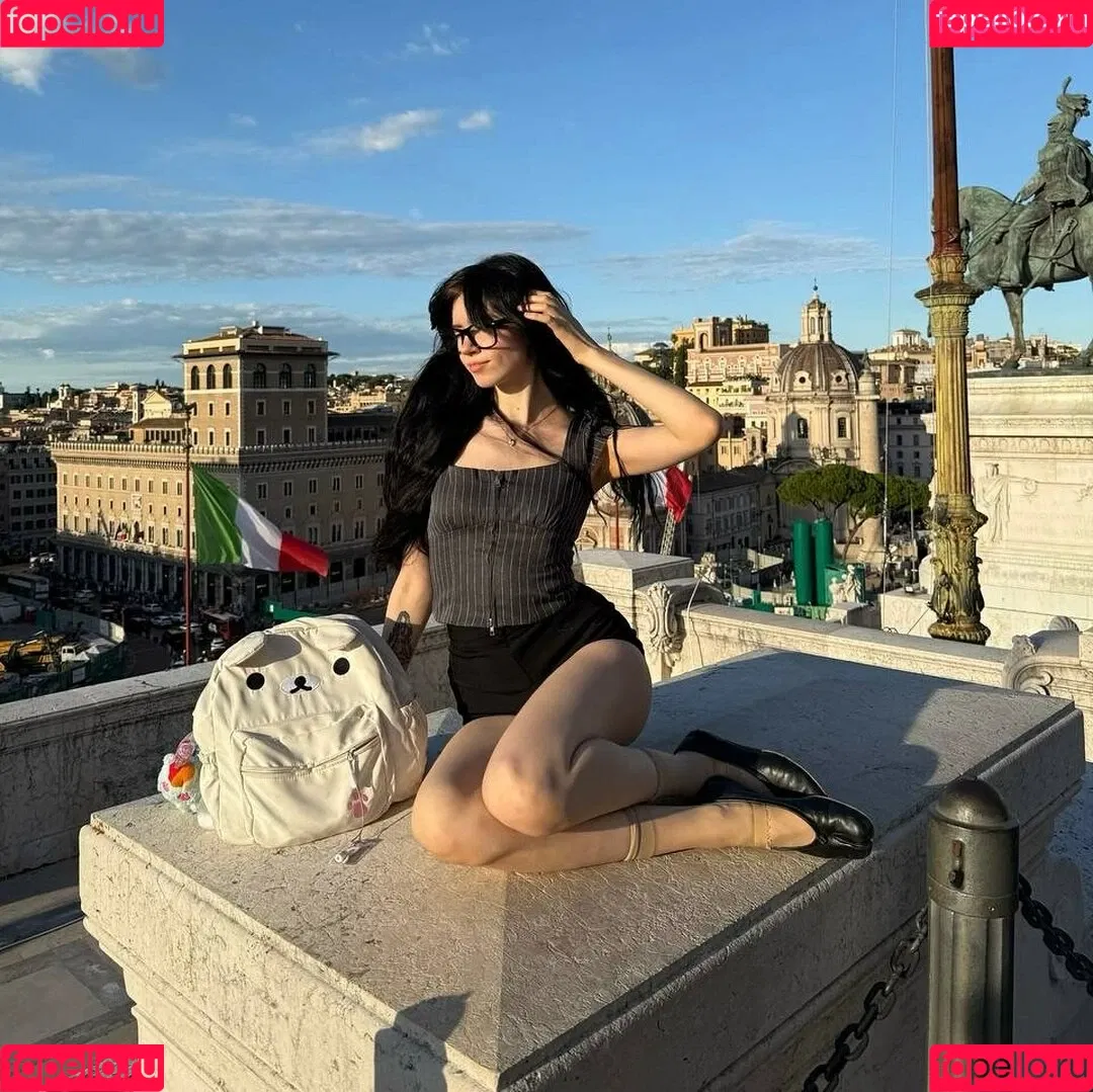 YourSmallDoll / yourteeendoll Onlyfans Photo Gallery 